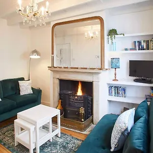 Host & - Gun Gutter House , Staithes United Kingdom